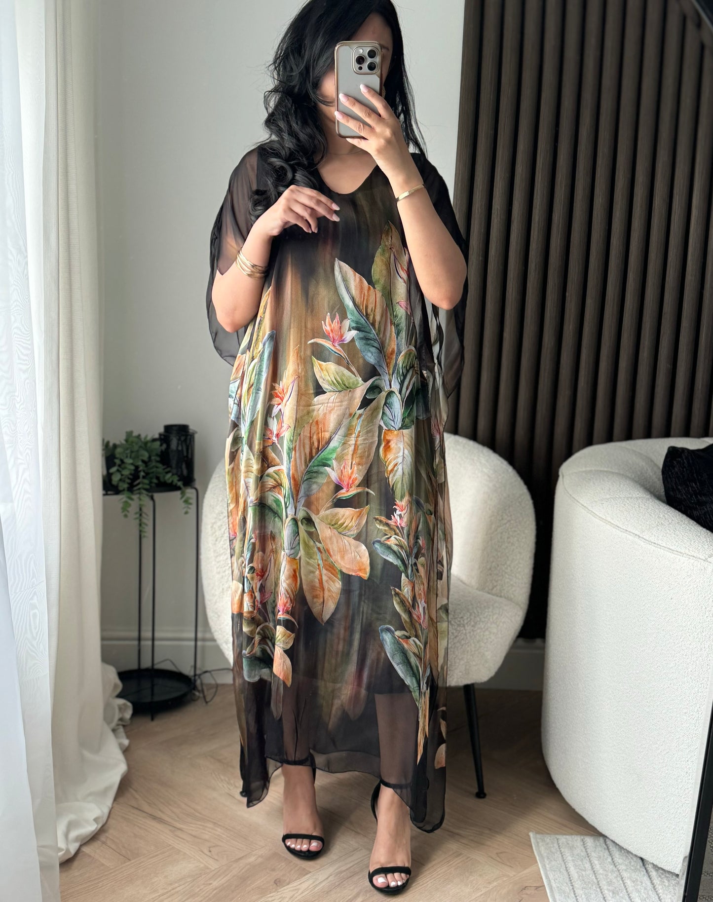 Mila Floral Kaftan In Black