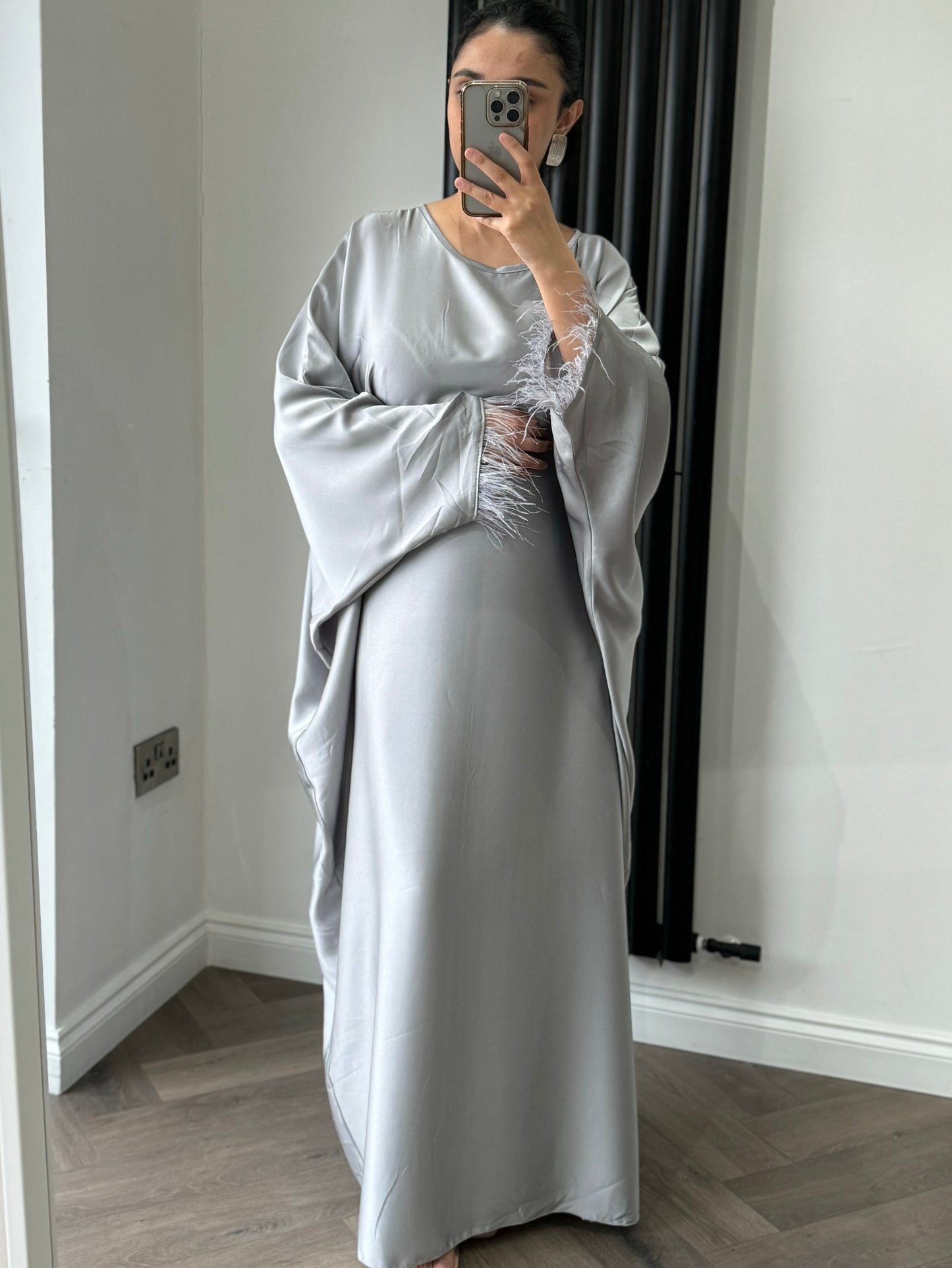 Saya Batwing Furry Sleeve Dress In Grey