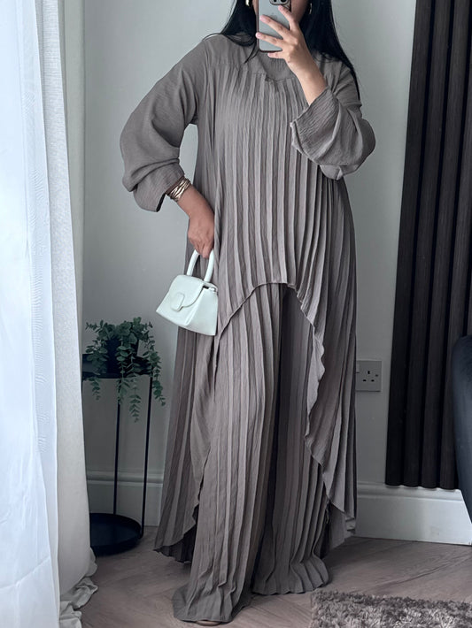 Lana Pleated Trouser and Top Set In Taupe