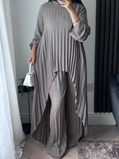 Lana Pleated Trouser and Top Set In Taupe