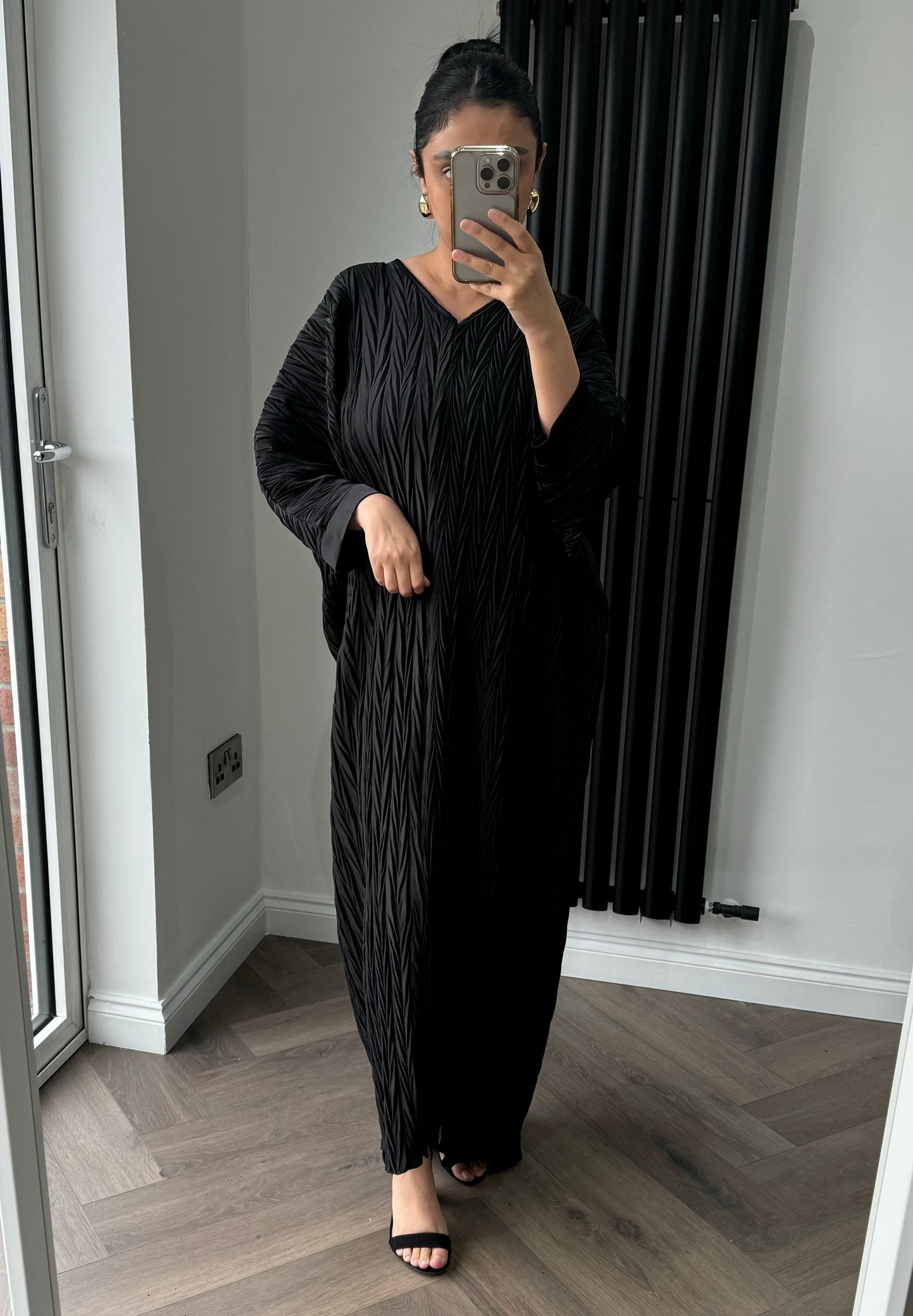 Adara Crinkle Maxi Dress In Black